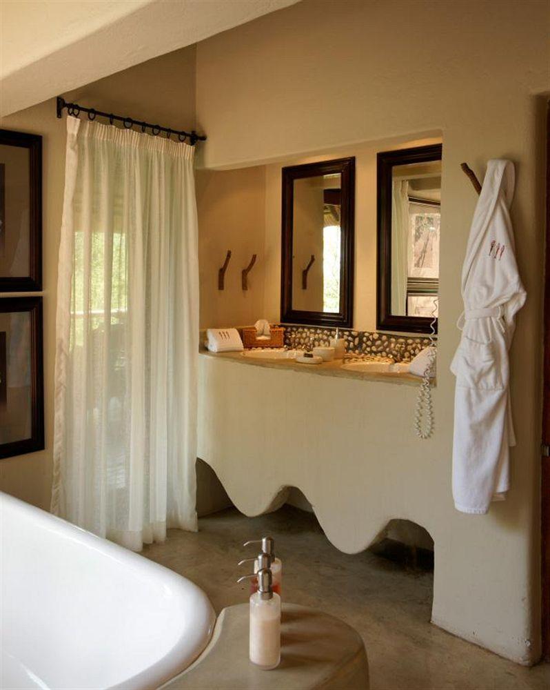 Impodimo Game Lodge Madikwe Game Reserve Bagian luar foto